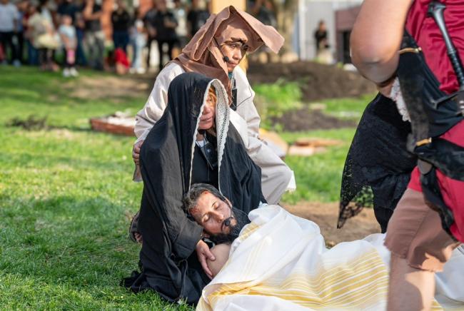 Stations of the cross 5